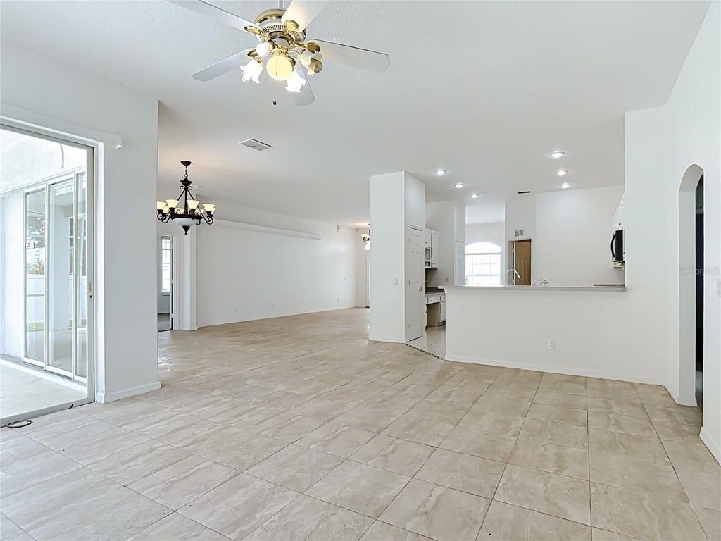 Photo of 957 Via Bianca Drive, Davenport, FL 33896 (MLS # S5158496)