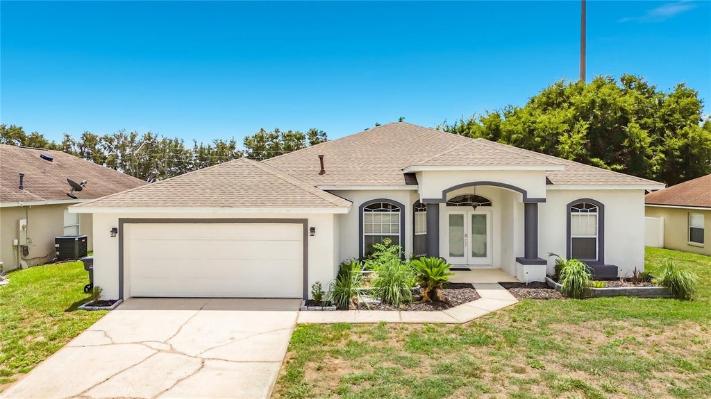Photo of 957 Via Bianca Drive, Davenport, FL 33896 (MLS # S5158496)