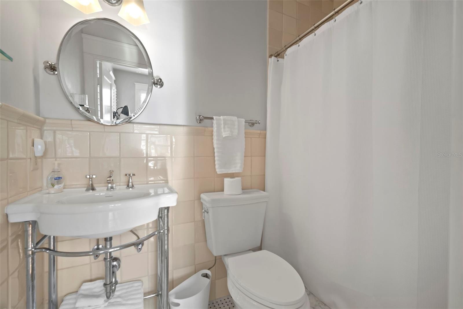 BAYSHORE PLACE - Residential