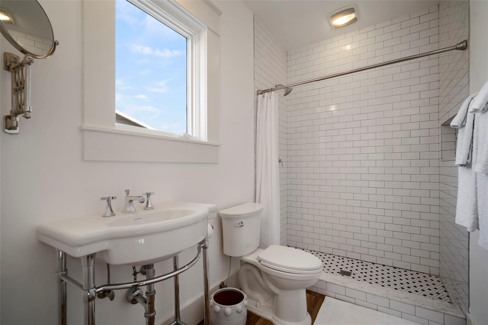 BAYSHORE PLACE - Residential