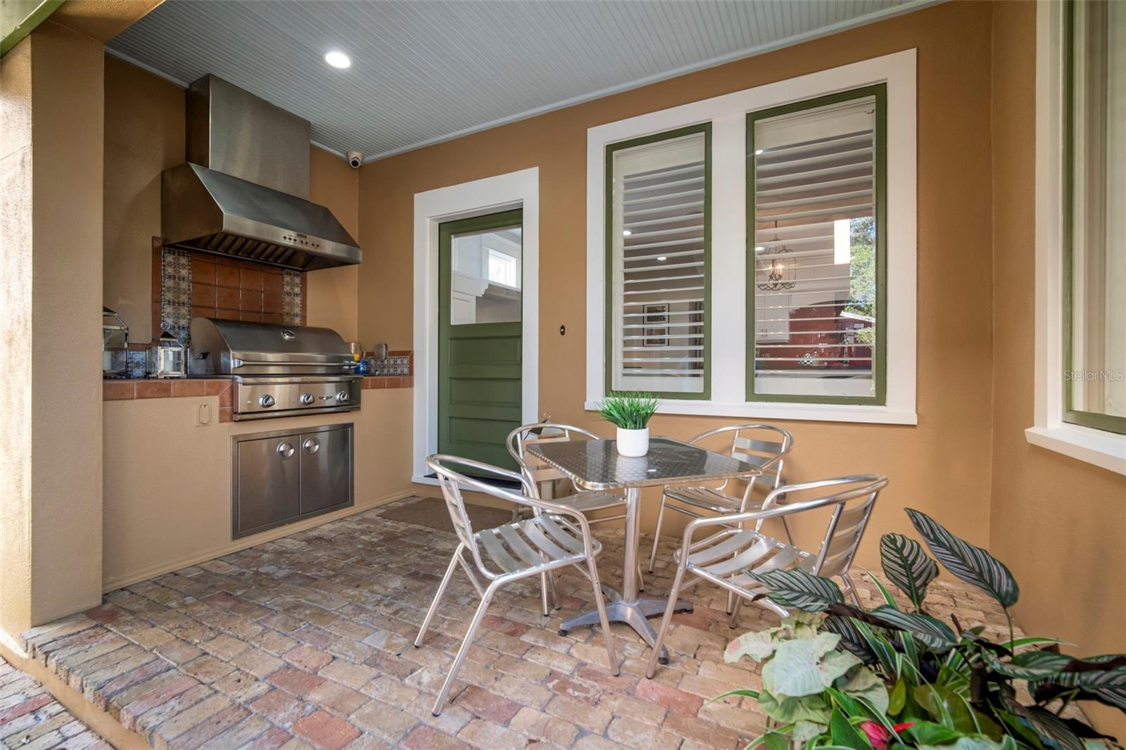 BAYSHORE PLACE - Residential