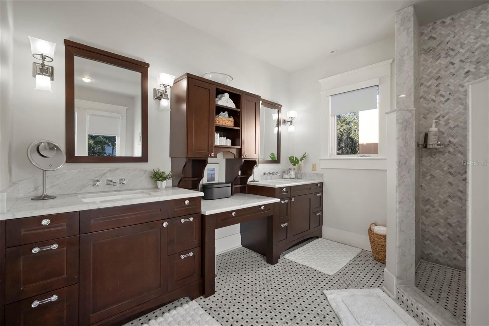 BAYSHORE PLACE - Residential