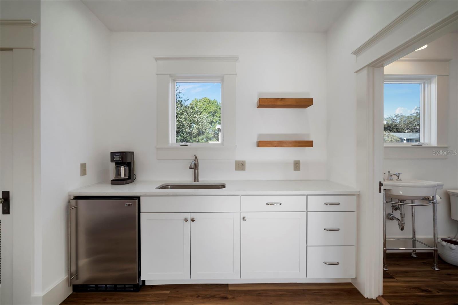 BAYSHORE PLACE - Residential