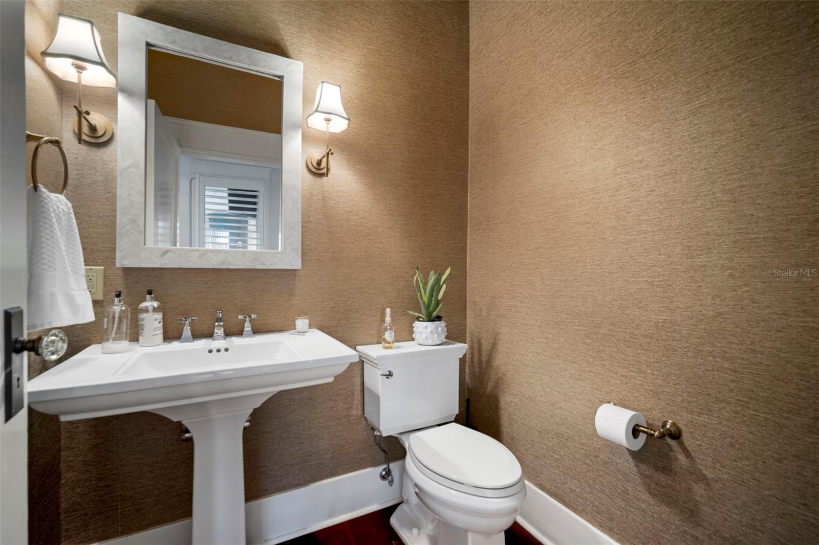 BAYSHORE PLACE - Residential