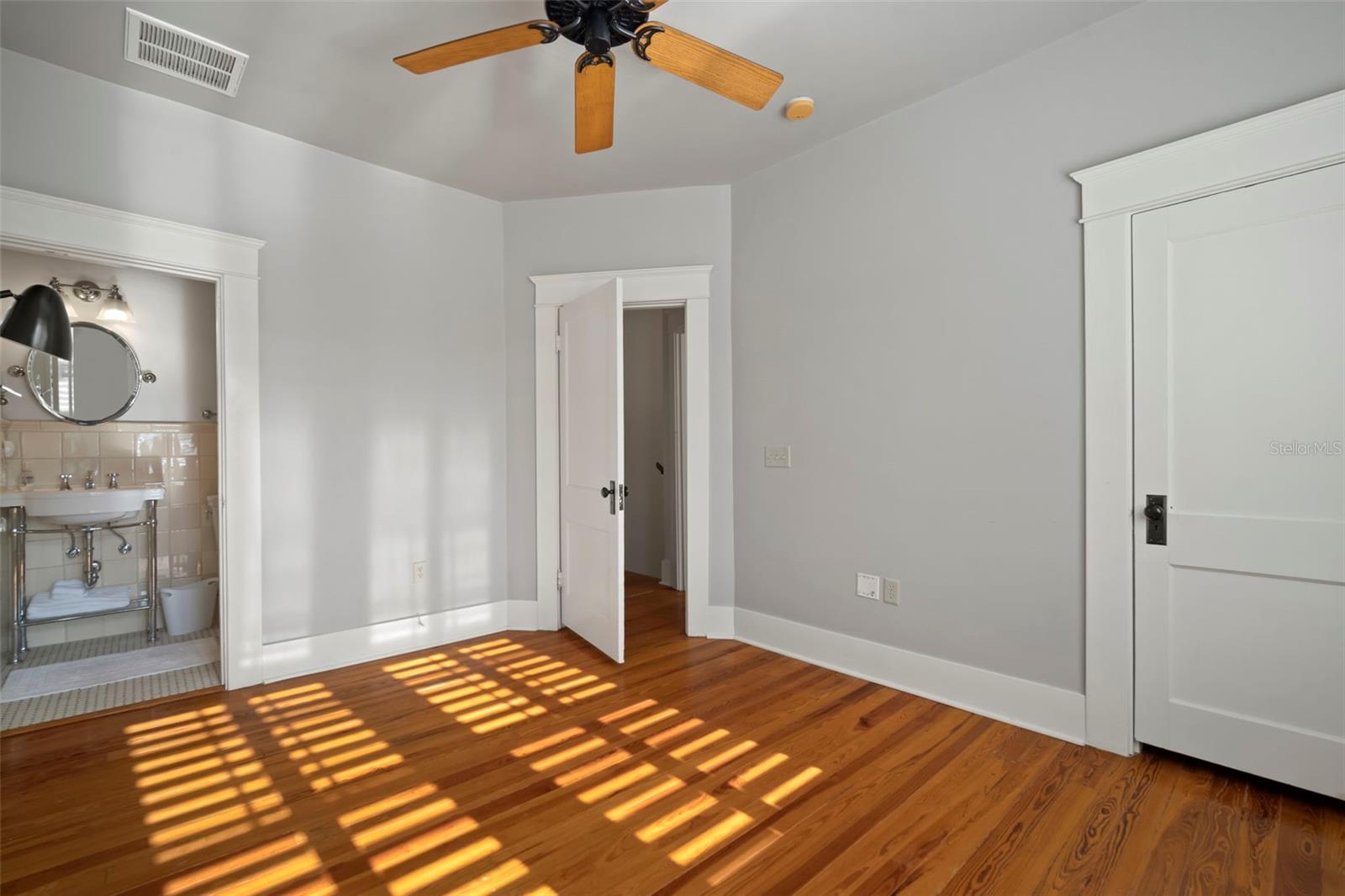 BAYSHORE PLACE - Residential