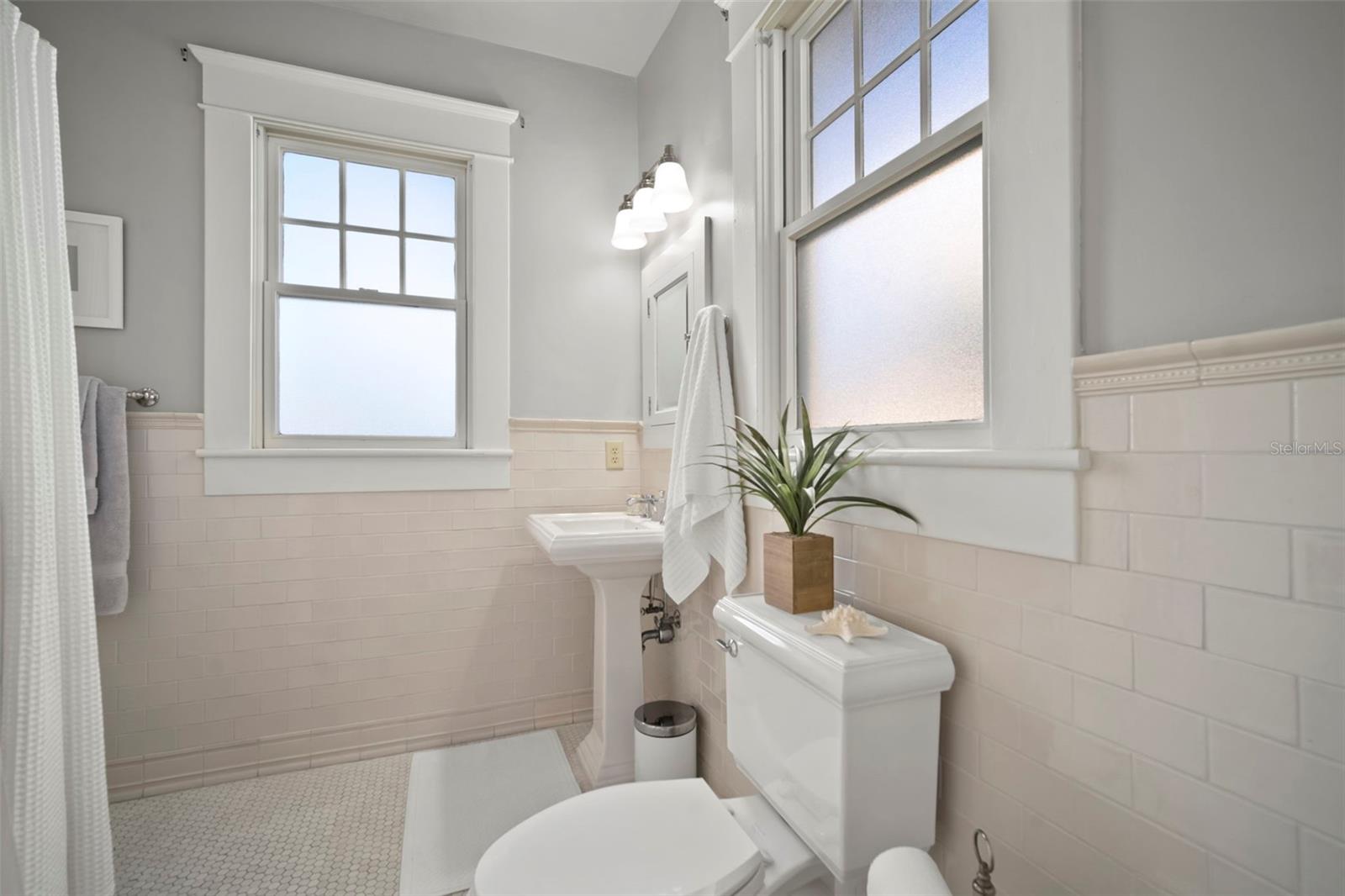 BAYSHORE PLACE - Residential