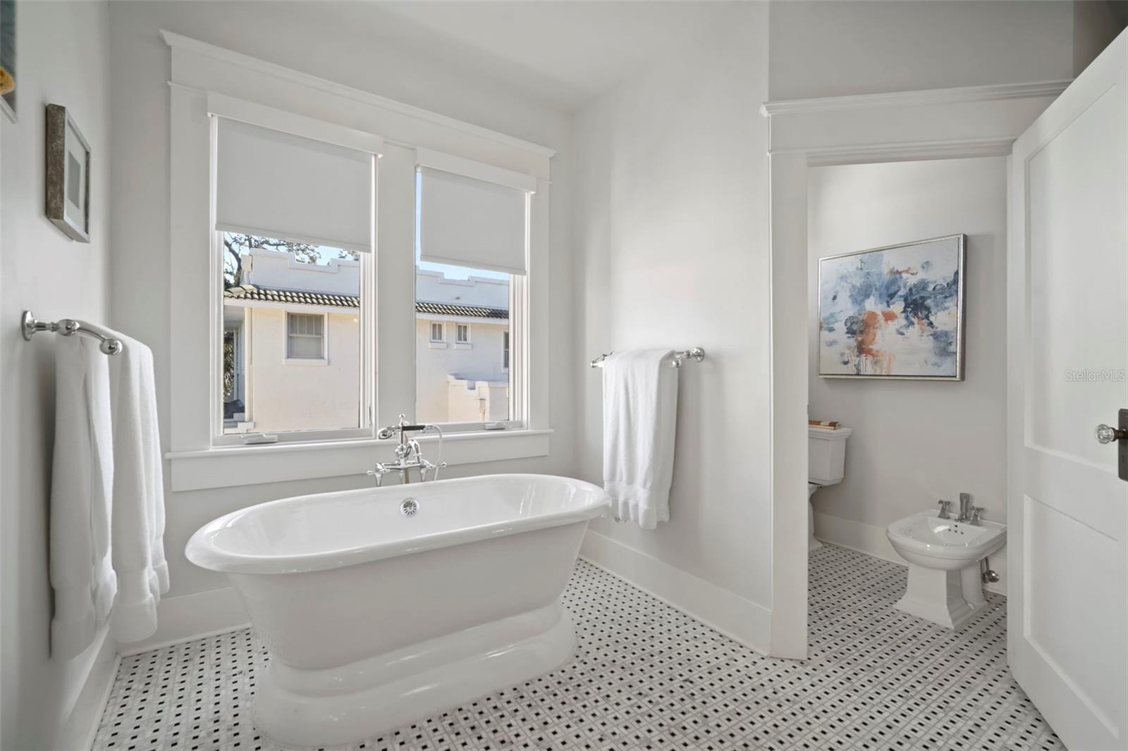 BAYSHORE PLACE - Residential