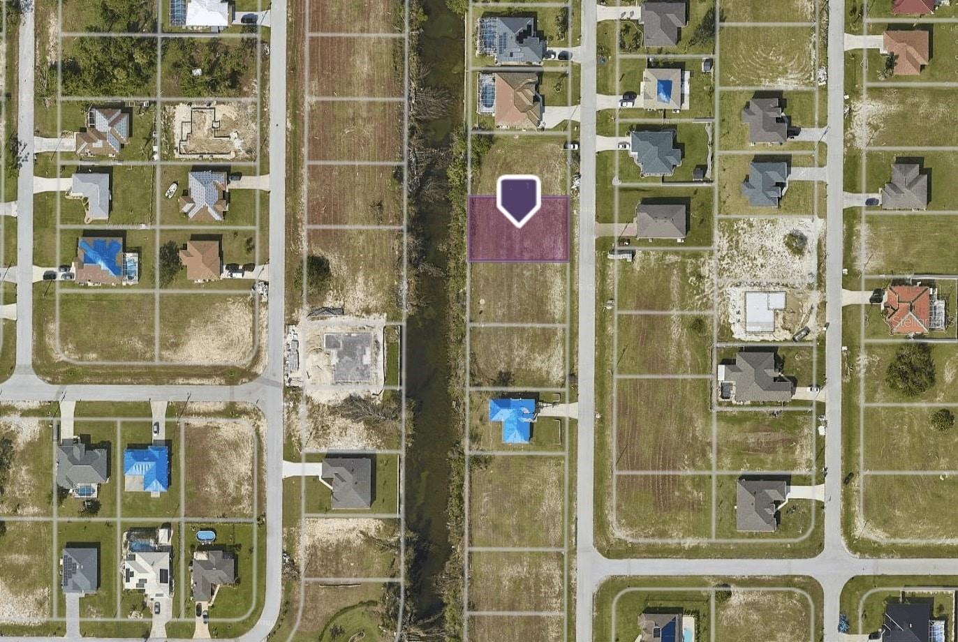 CAPE CORAL - Land