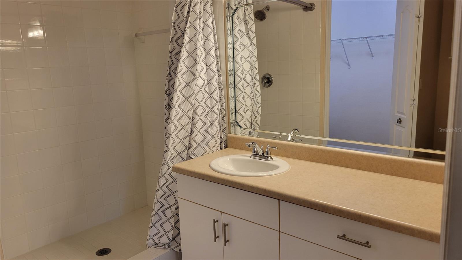 BELLA VILLINO III - Residential Lease