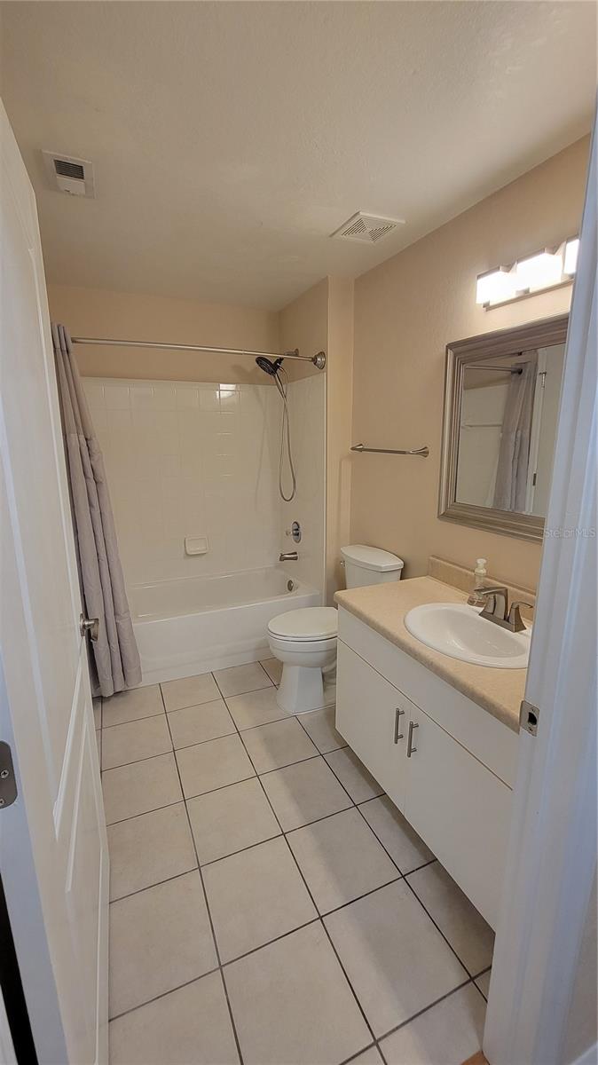 BELLA VILLINO III - Residential Lease