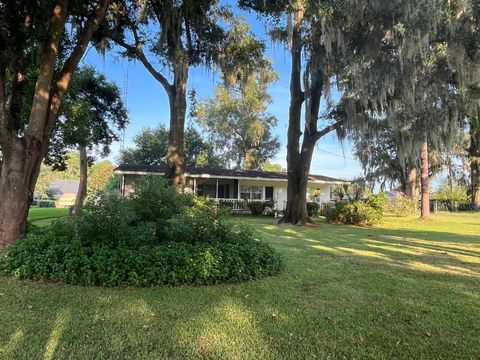 A home in BELLEVIEW