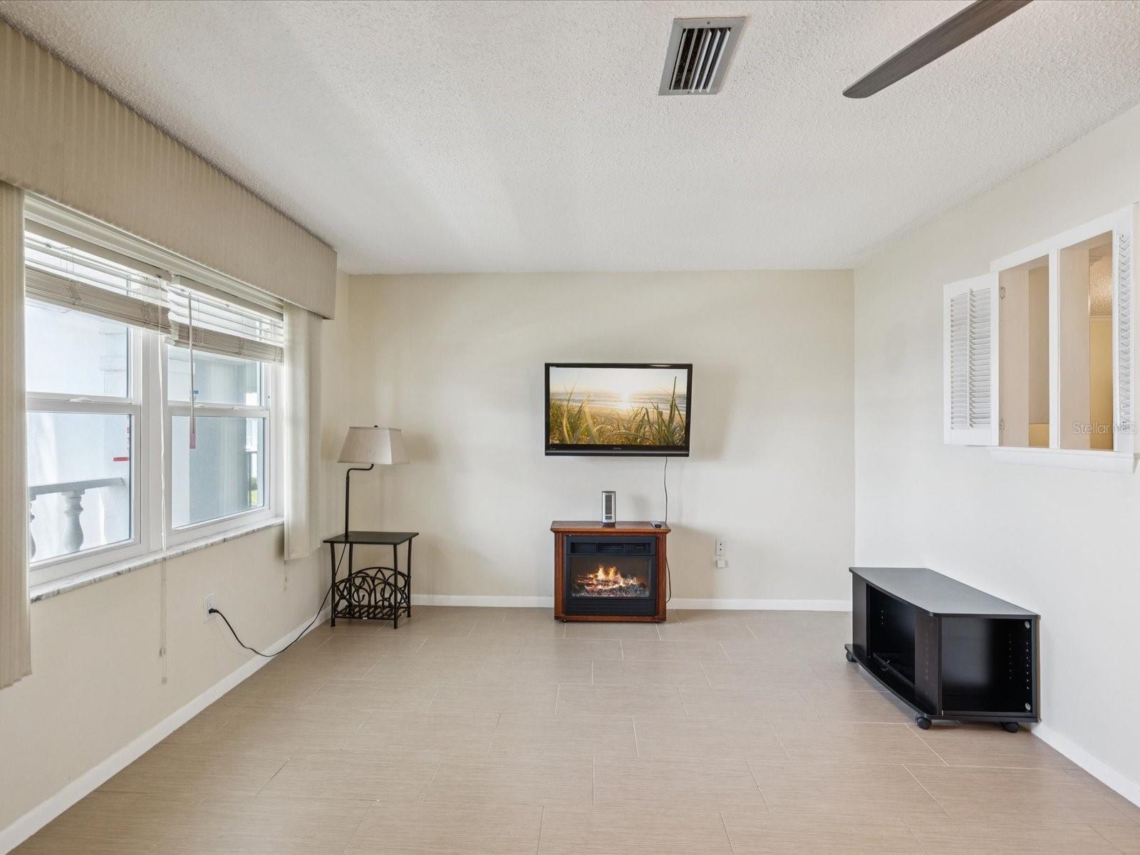 IMPERIAL EMBASSY CONDO - Residential