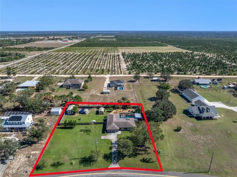 A home in LAKE WALES