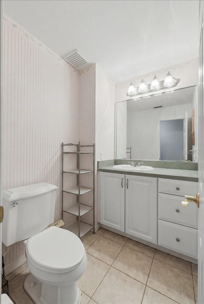 ELOISE WOODS LAKE ROY UNIT PB 14 PG 19 - Residential