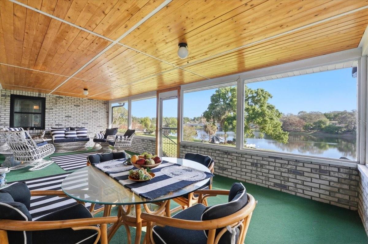 ELOISE WOODS LAKE ROY UNIT PB 14 PG 19 - Residential