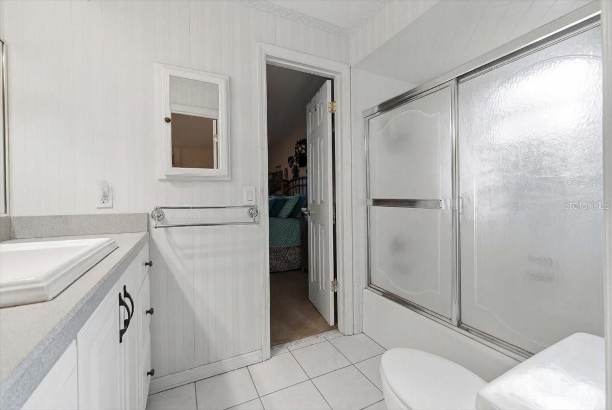 ELOISE WOODS LAKE ROY UNIT PB 14 PG 19 - Residential