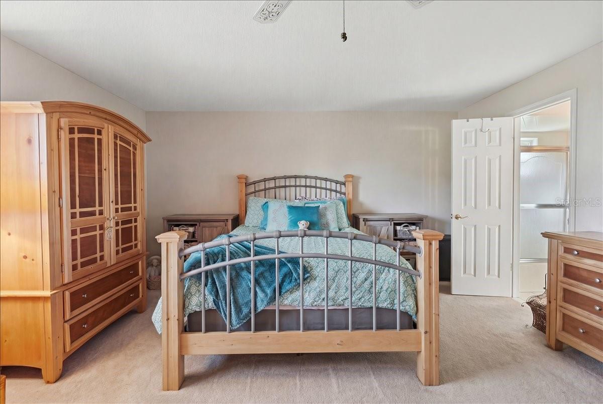 ELOISE WOODS LAKE ROY UNIT PB 14 PG 19 - Residential