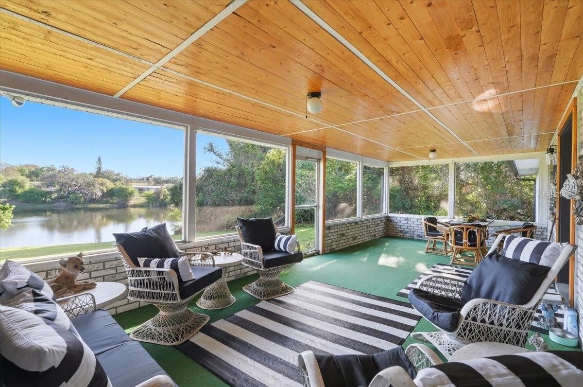 ELOISE WOODS LAKE ROY UNIT PB 14 PG 19 - Residential