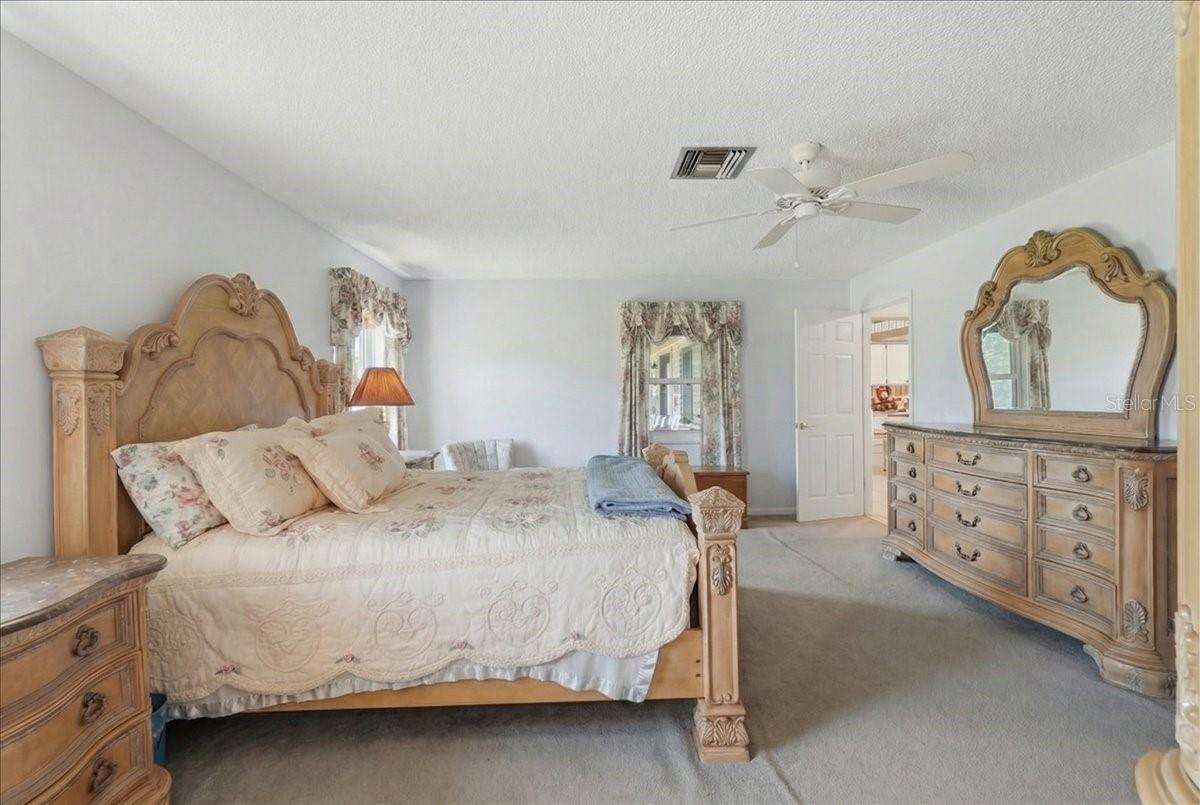 ELOISE WOODS LAKE ROY UNIT PB 14 PG 19 - Residential