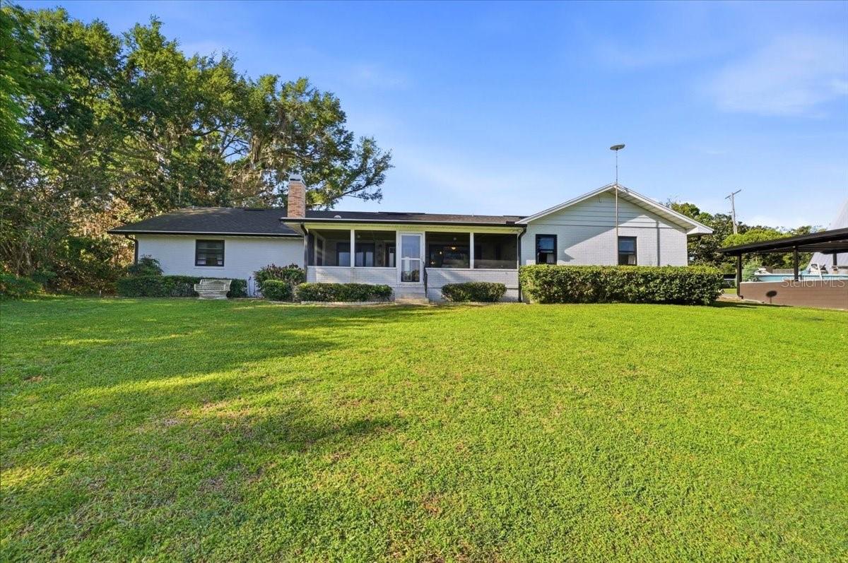 ELOISE WOODS LAKE ROY UNIT PB 14 PG 19 - Residential