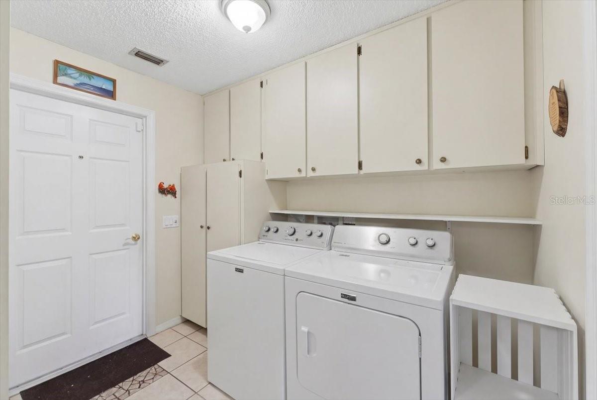 ELOISE WOODS LAKE ROY UNIT PB 14 PG 19 - Residential