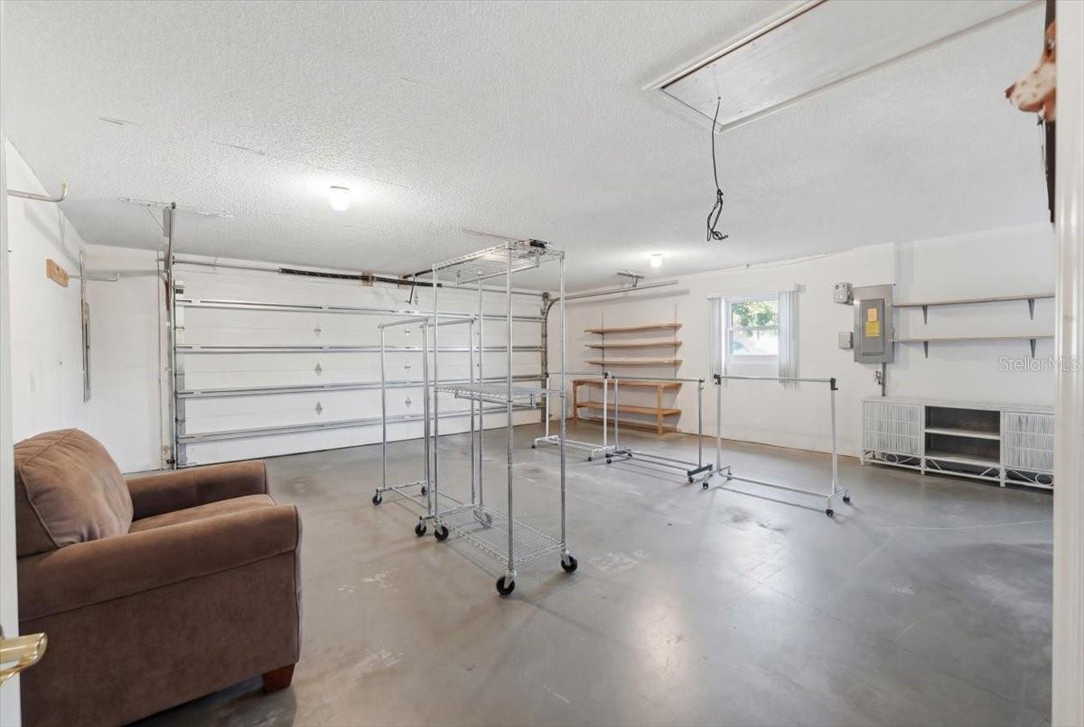 ELOISE WOODS LAKE ROY UNIT PB 14 PG 19 - Residential