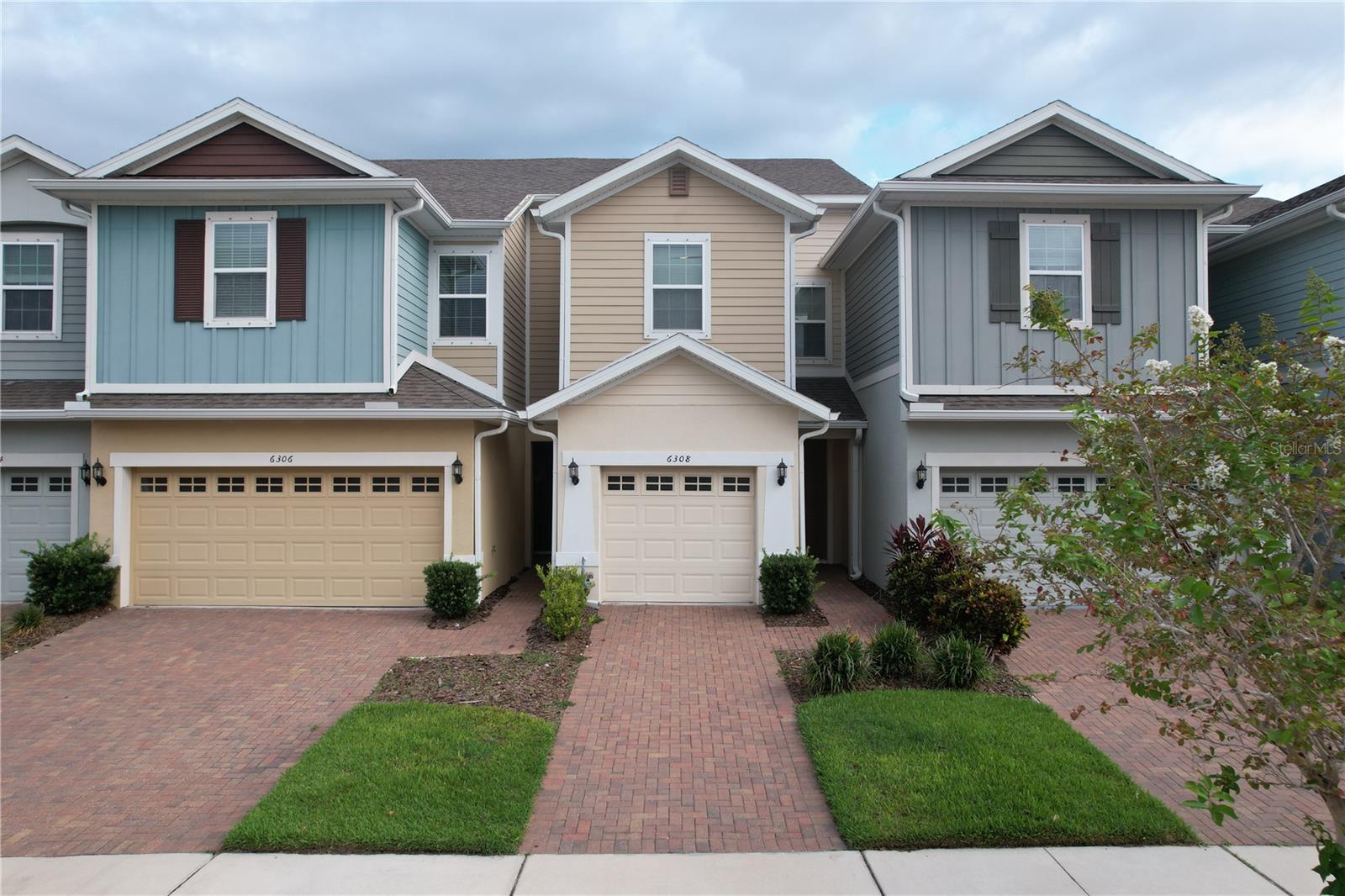 Welcome to this beautiful 3-bedroom, 2.5-bath townhome located in the highly sought-after Waterset community of Apollo Beach! This home features a bright, open-concept floor plan with modern finishes throughout. The kitchen is equipped with stainless steel appliances, granite countertops, a large island, and plenty of cabinet space, perfect for both daily living and entertaining.
Upstairs, you'll find a spacious primary suite with a private bath and walk-in closet, along with two additional bedrooms and a conveniently located laundry area. Enjoy your morning coffee on the private, screened-in lanai or take advantage of the community amenities, including resort-style pools, fitness centers, playgrounds, walking trails, and more. Located just minutes from schools, shopping, dining, and major highways, this home offers easy access to Tampa, Sarasota, and the beautiful Gulf Coast beaches.