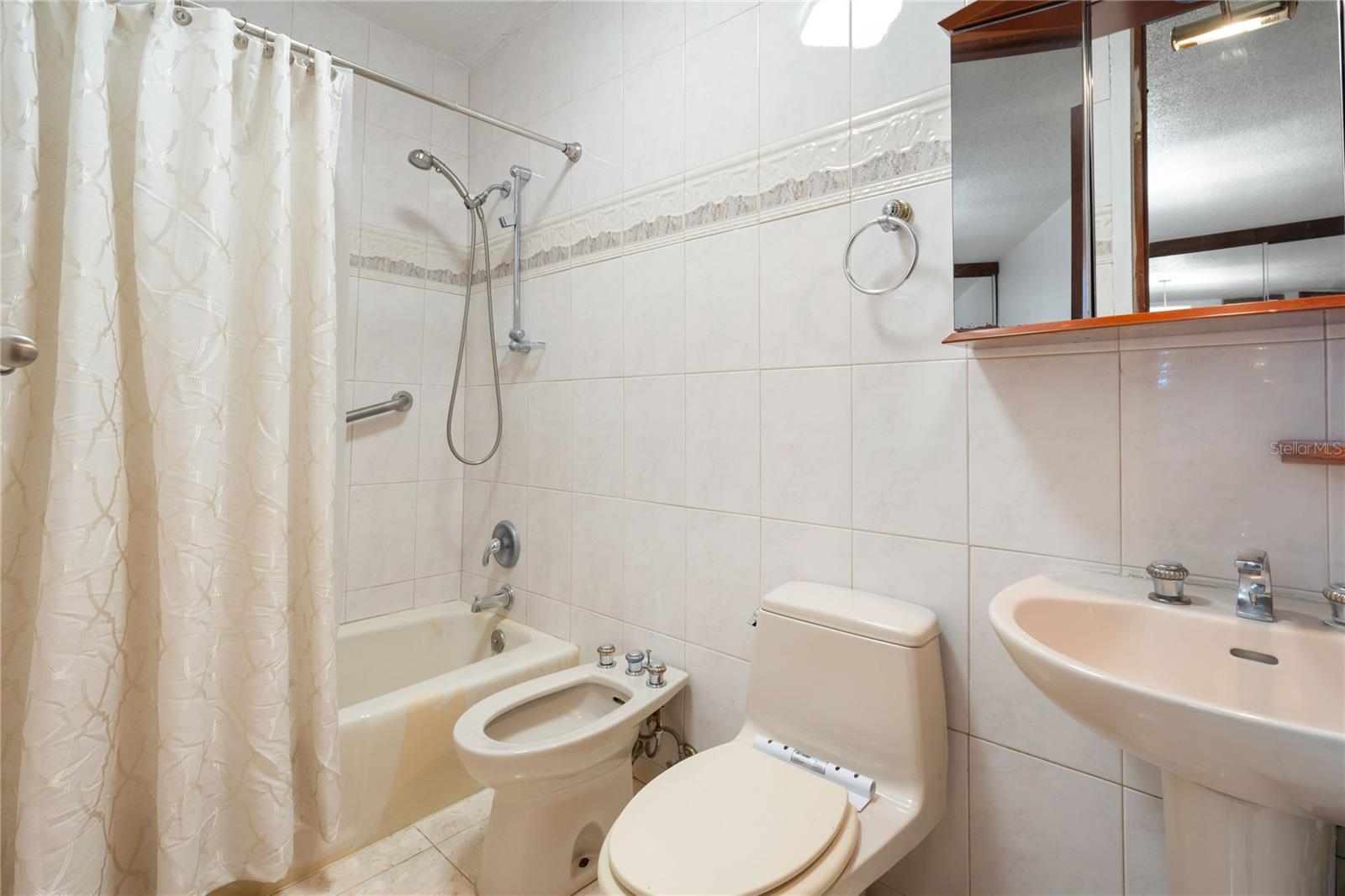 GENERALIFE - Residential Lease