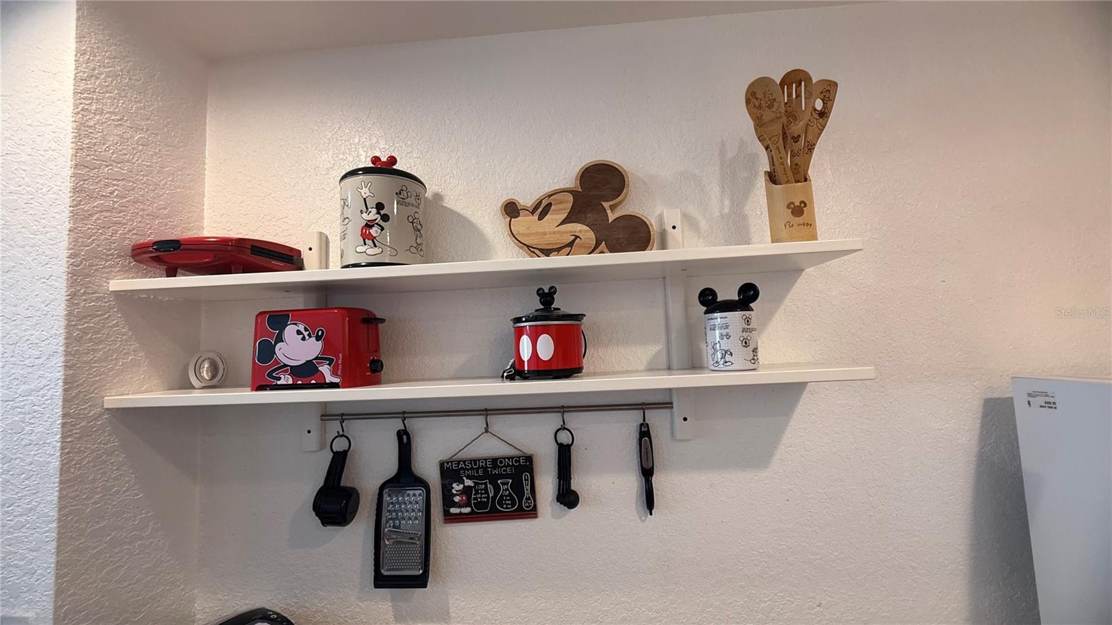 VILLAS AT SEVEN DWARFS LANE CONDO - Residential