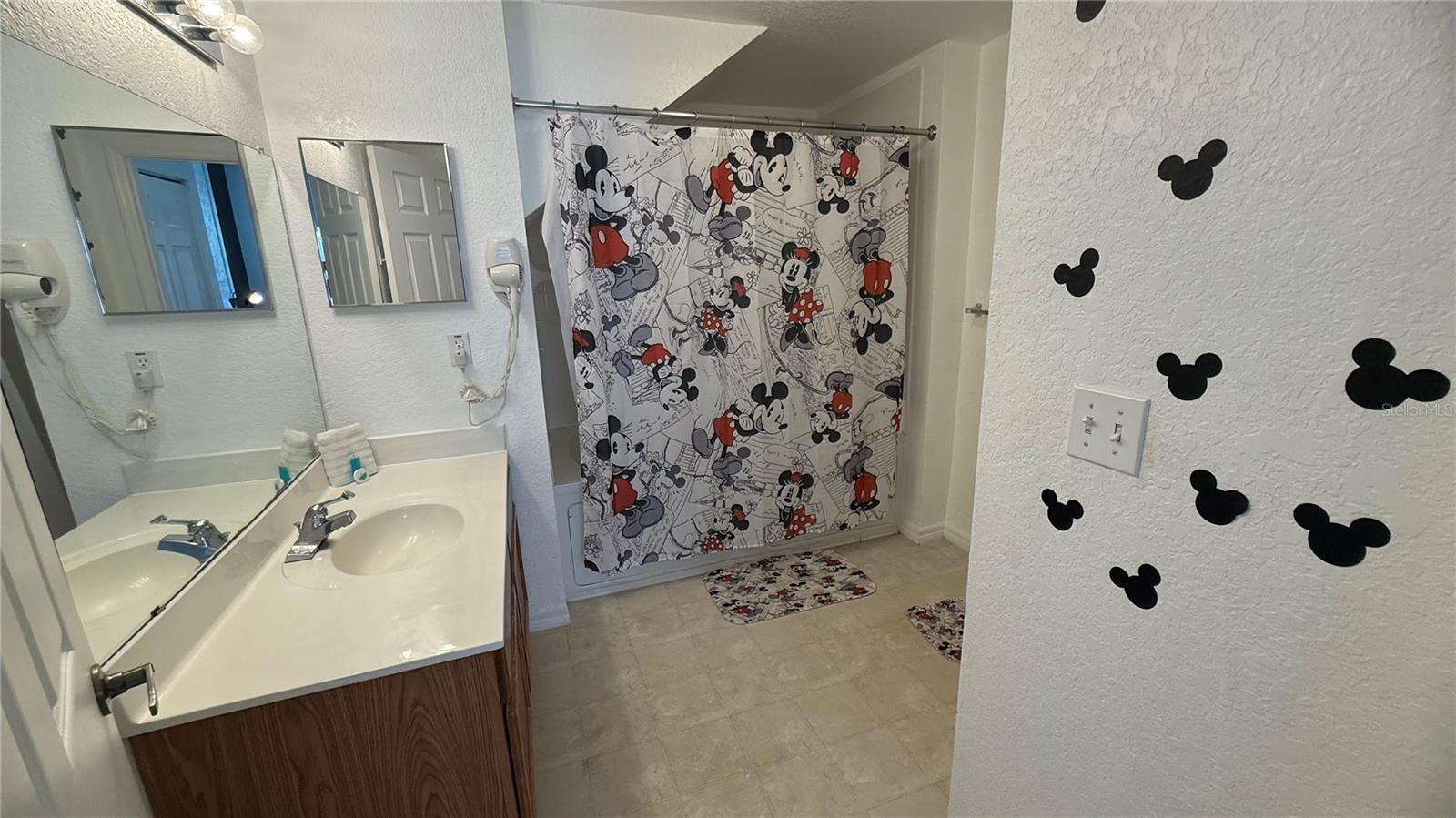 VILLAS AT SEVEN DWARFS LANE CONDO - Residential