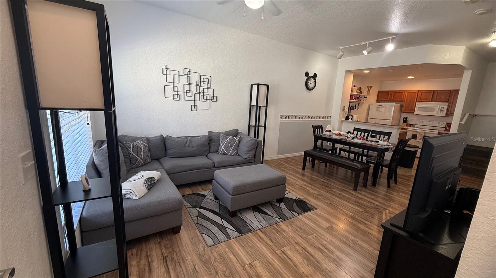 VILLAS AT SEVEN DWARFS LANE CONDO - Residential