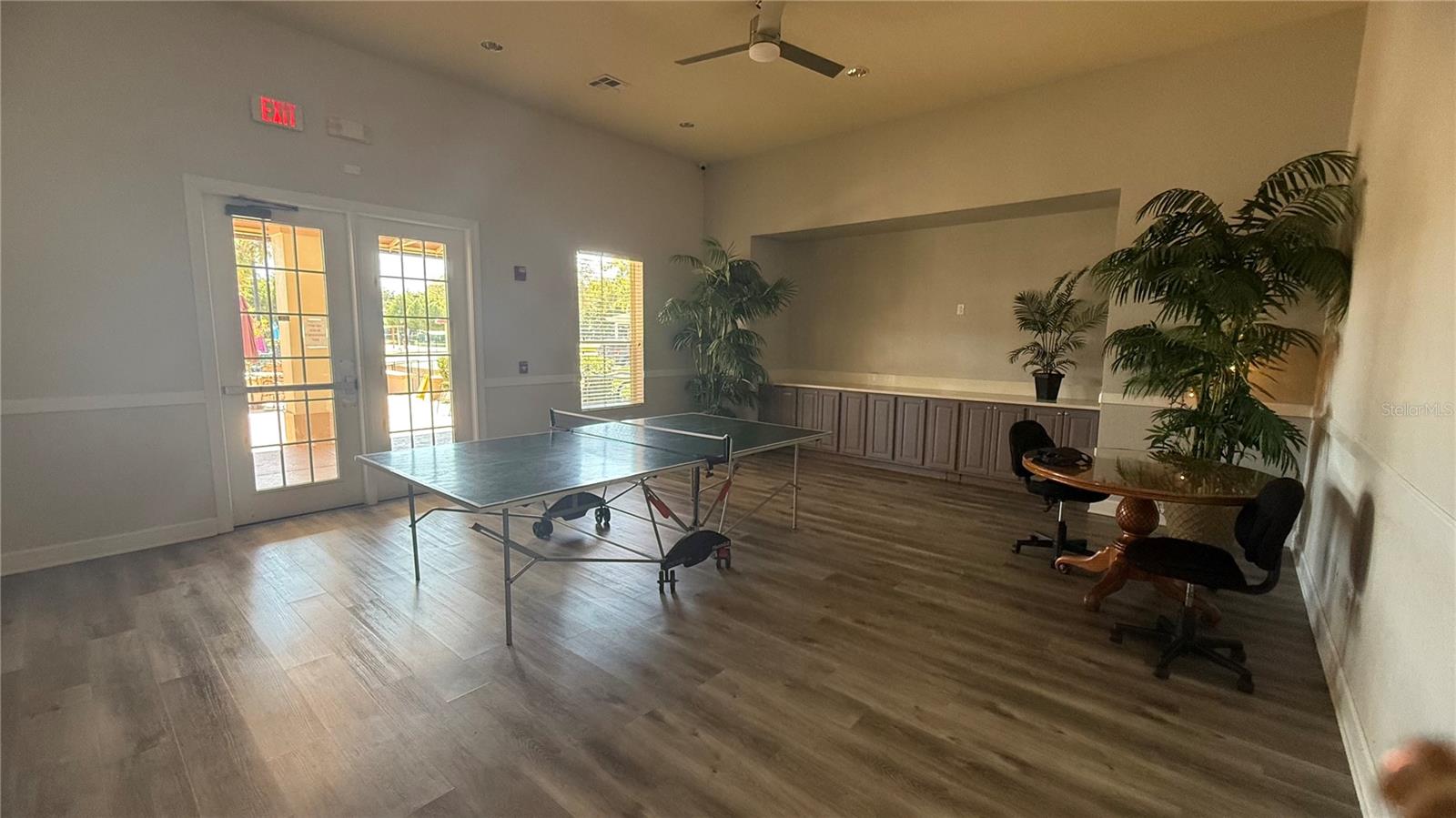 VILLAS AT SEVEN DWARFS LANE CONDO - Residential