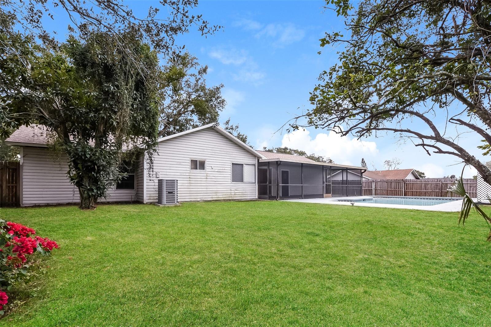 HIAWASSEE HILLS - Residential