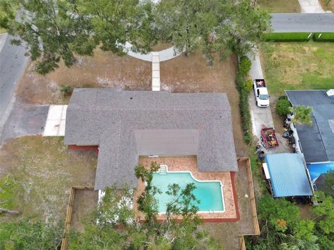 A home in DELAND