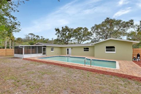 A home in DELAND