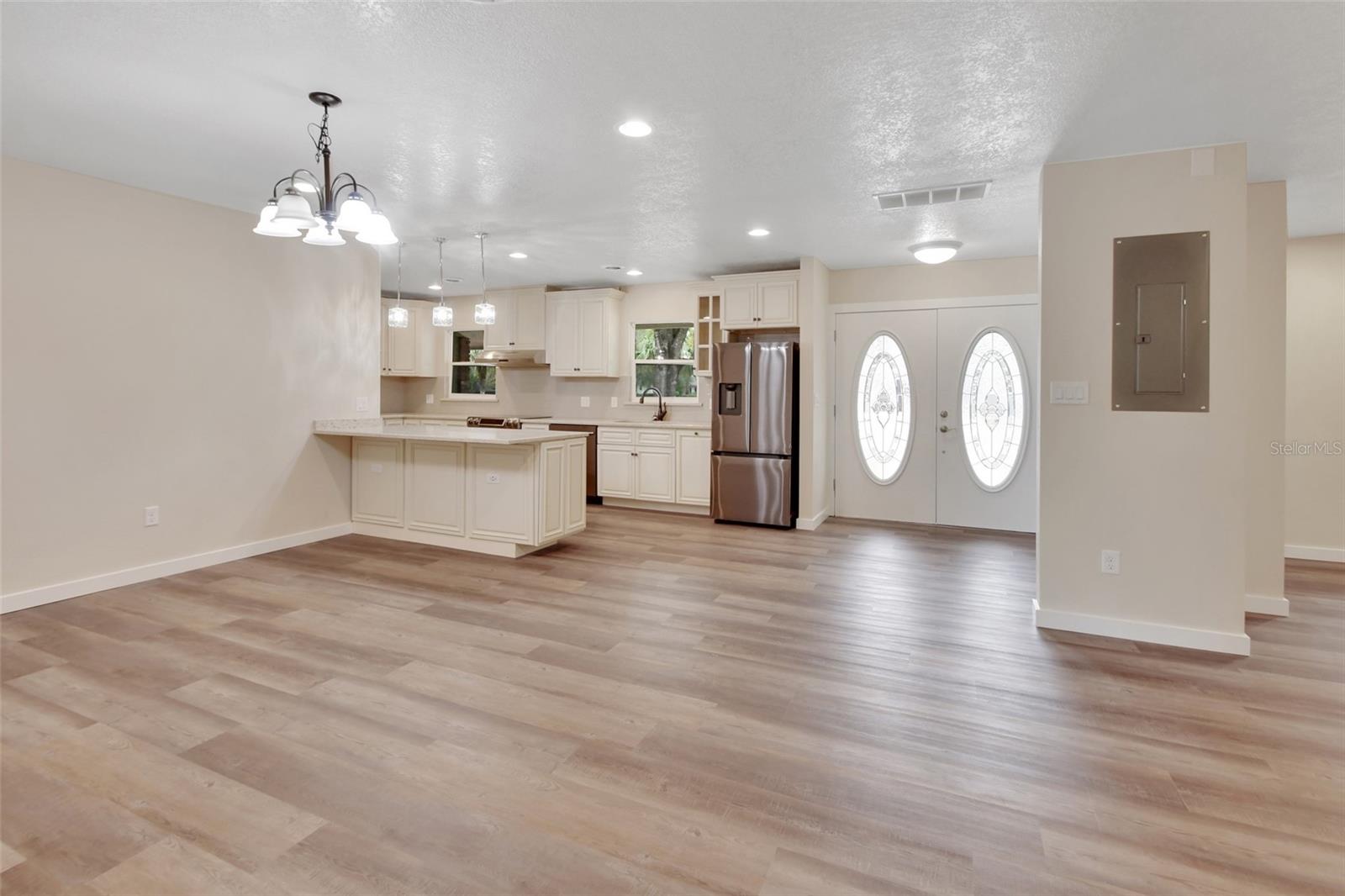 900 CRESCENT PARKWAY