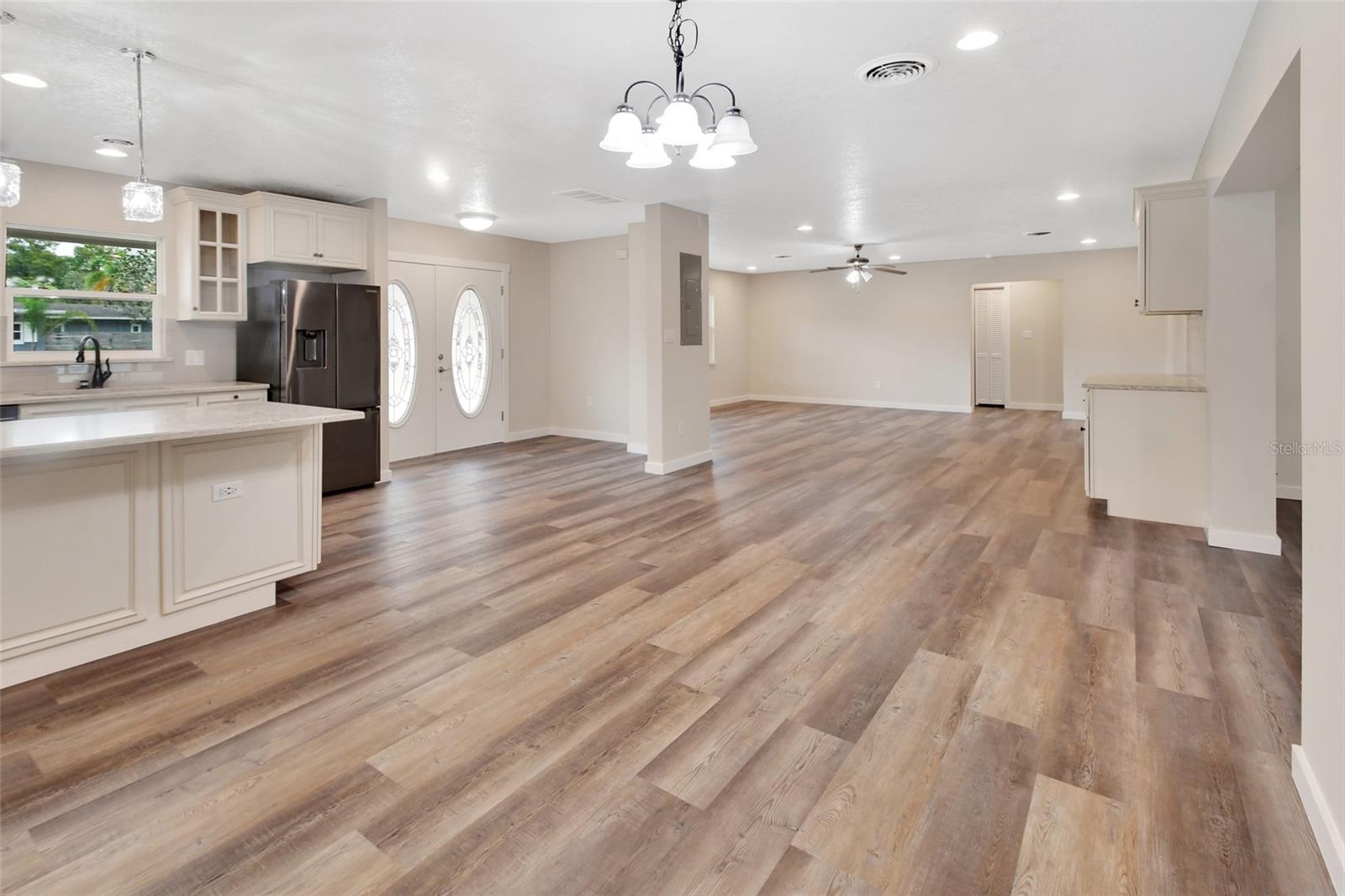 900 CRESCENT PARKWAY