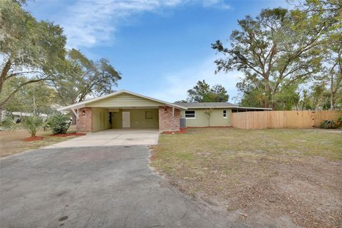 A home in DELAND