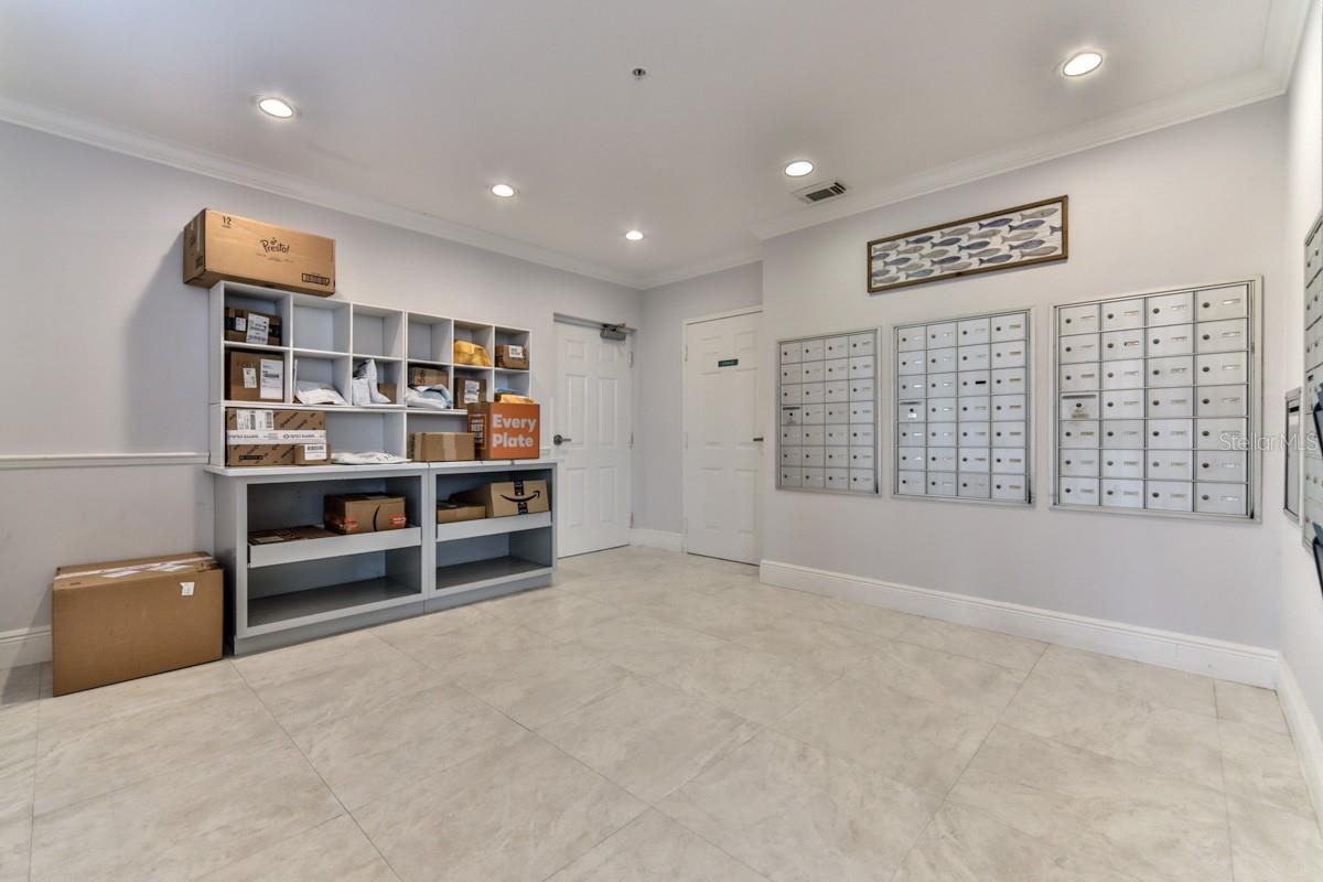 TOWERS 10 CONDO - Residential