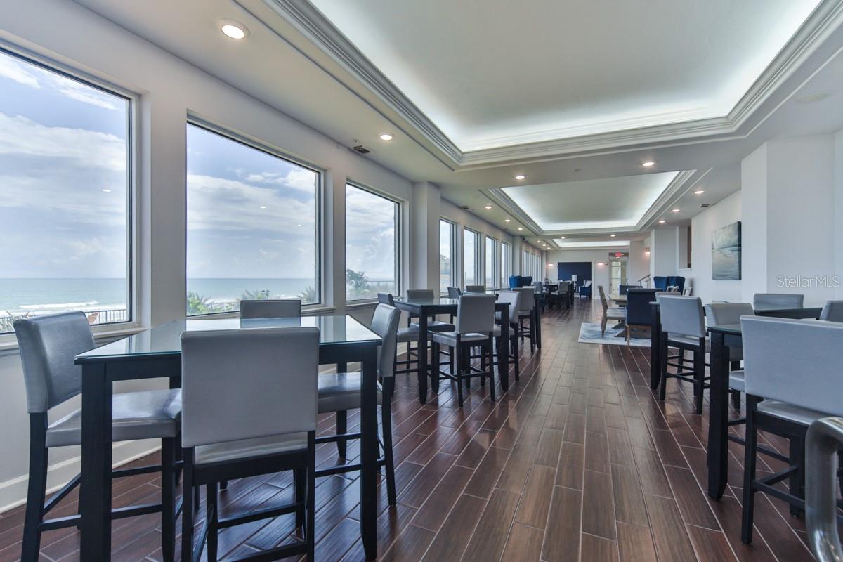 TOWERS 10 CONDO - Residential