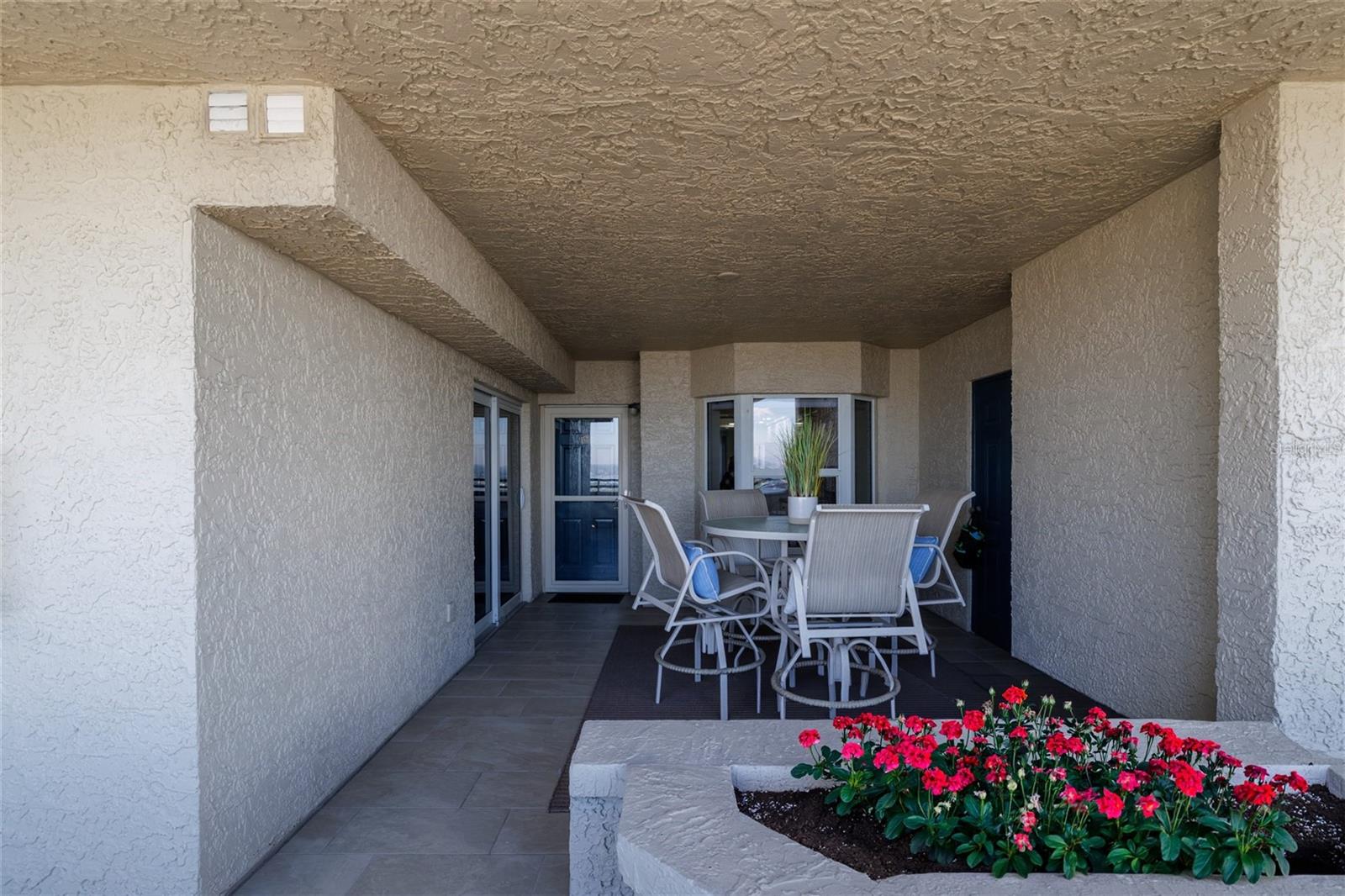 TOWERS 10 CONDO - Residential