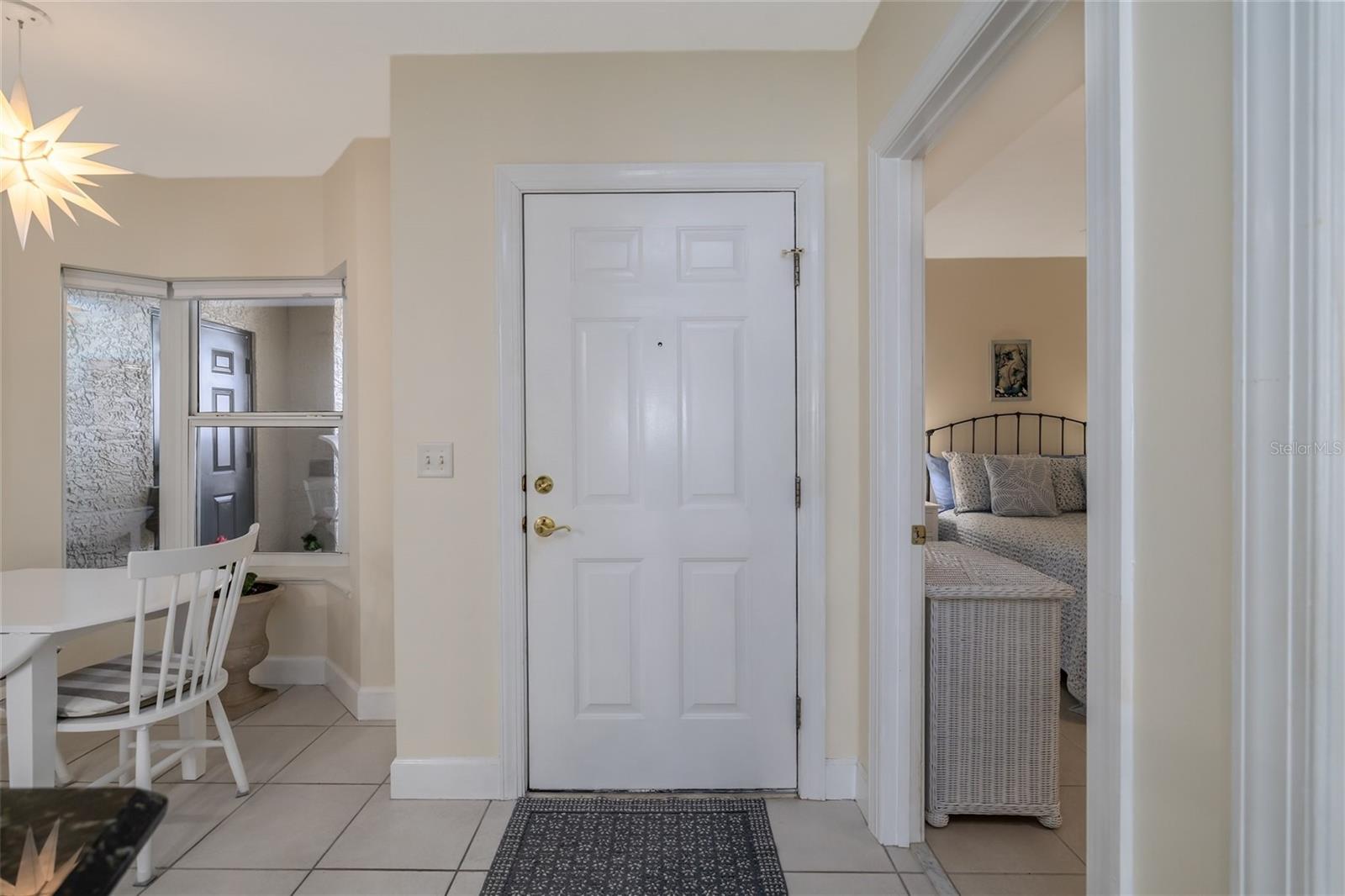 TOWERS 10 CONDO - Residential