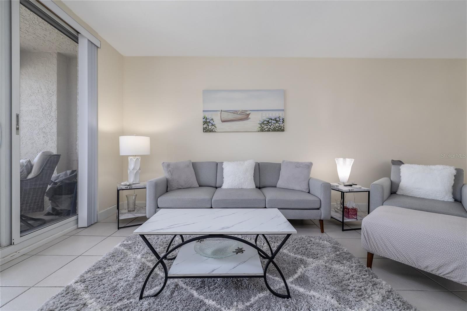 TOWERS 10 CONDO - Residential