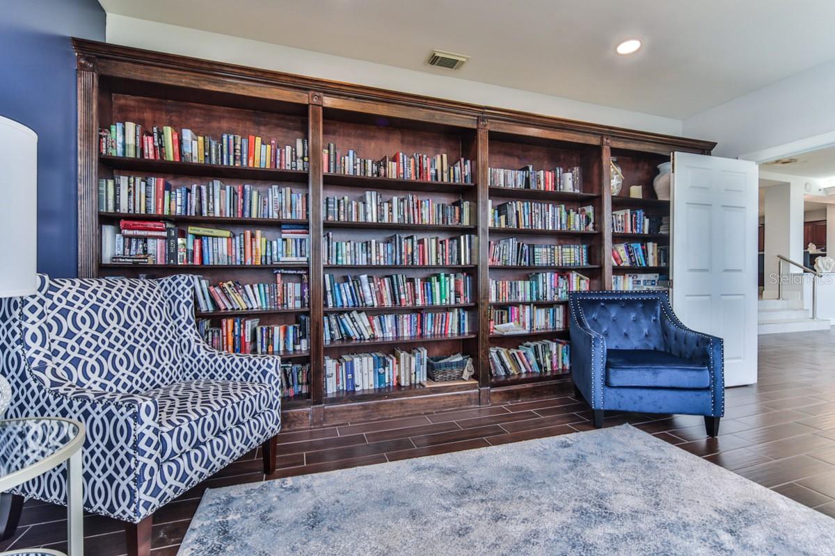 TOWERS 10 CONDO - Residential