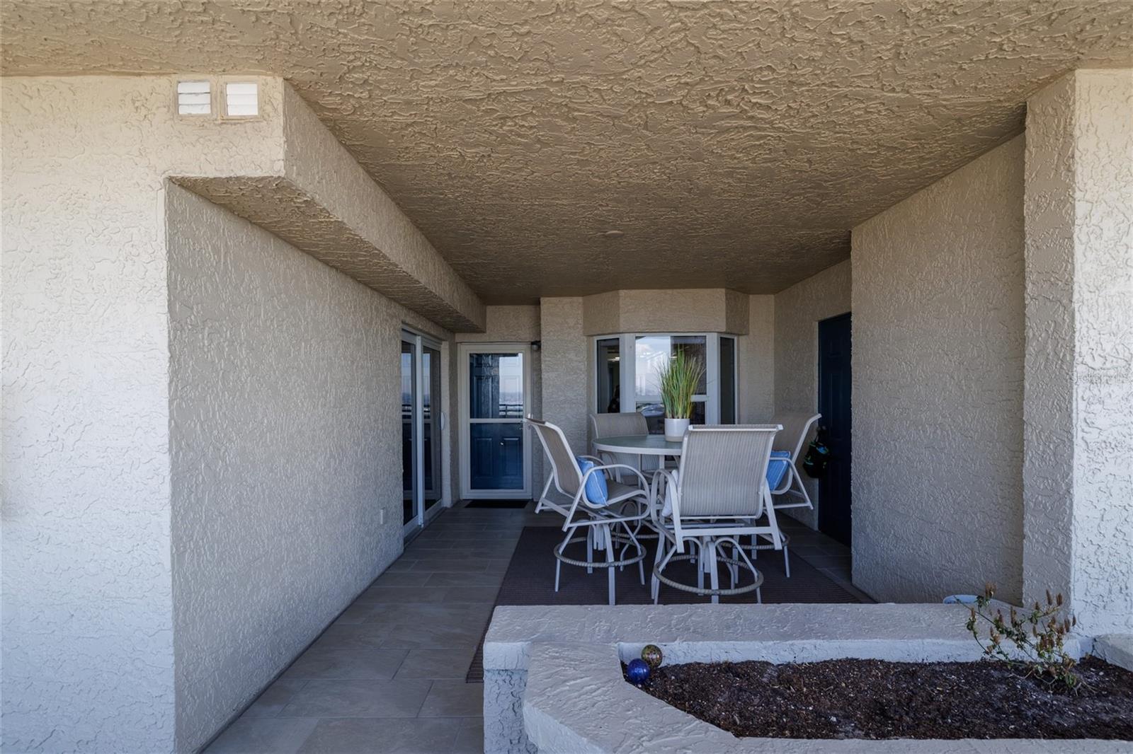 TOWERS 10 CONDO - Residential