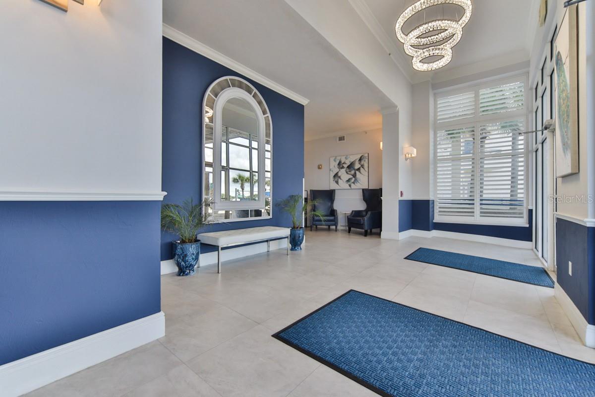 TOWERS 10 CONDO - Residential