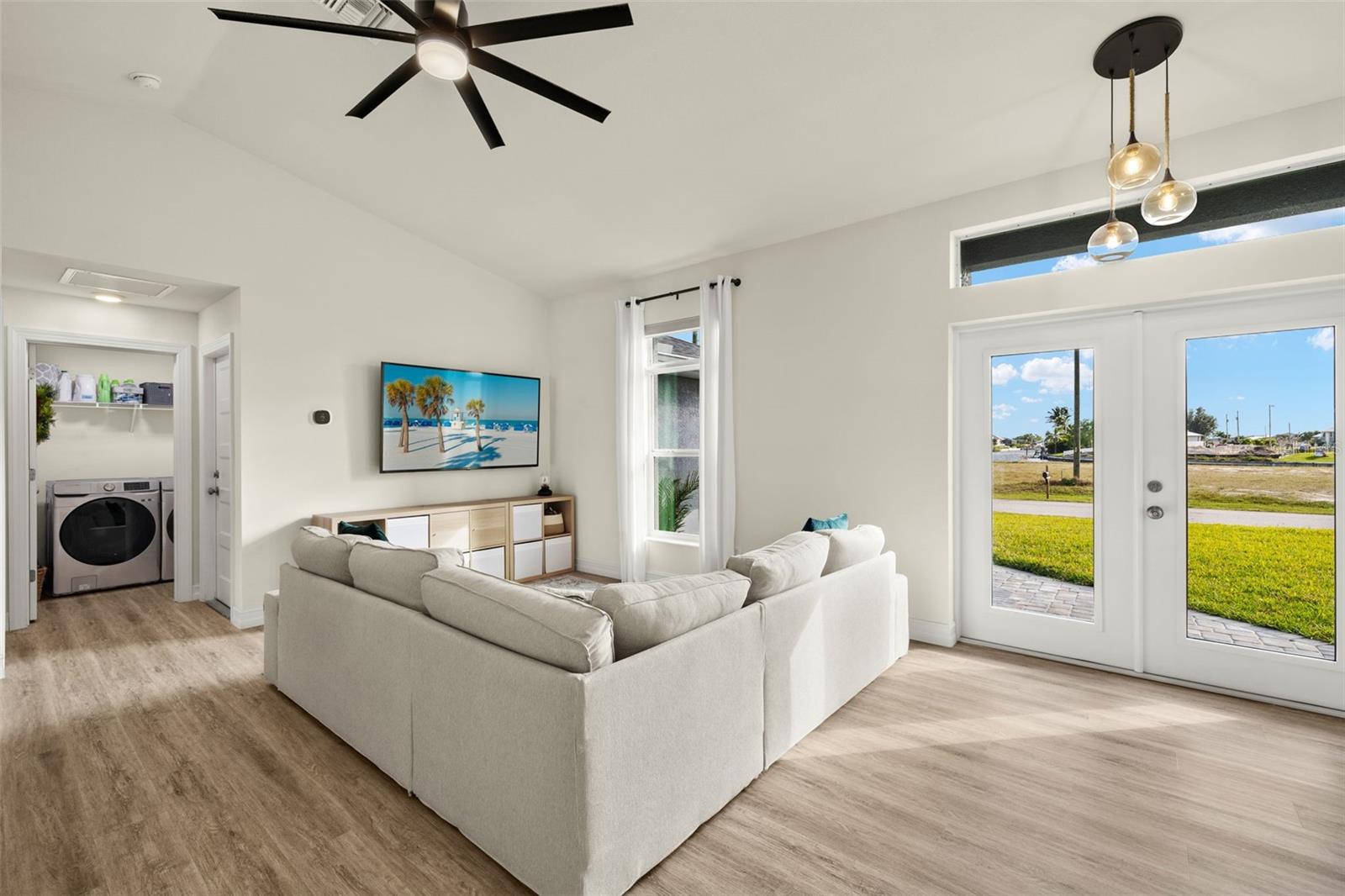 3409 NW 14TH TERRACE, CAPE CORAL, FL, 33993/$374,900 2 3409 NW 14TH TERRACE