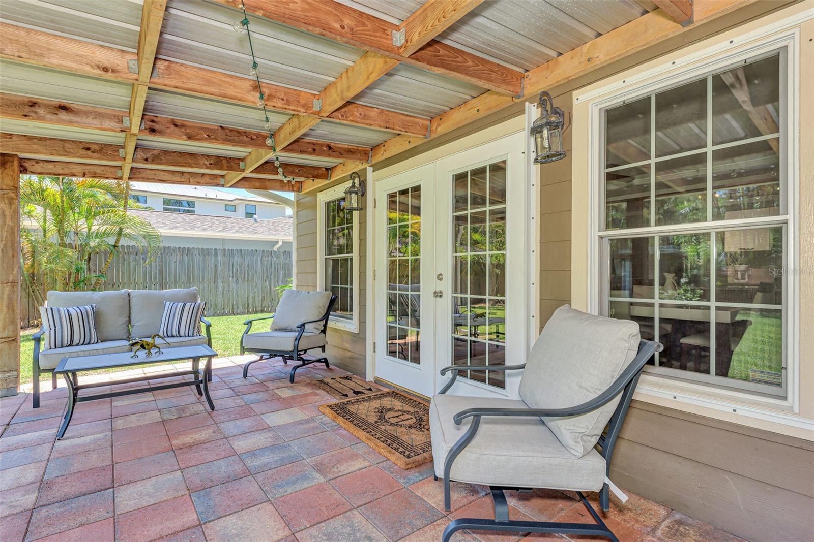 FLOYD & CAMERON SUB - Residential Lease