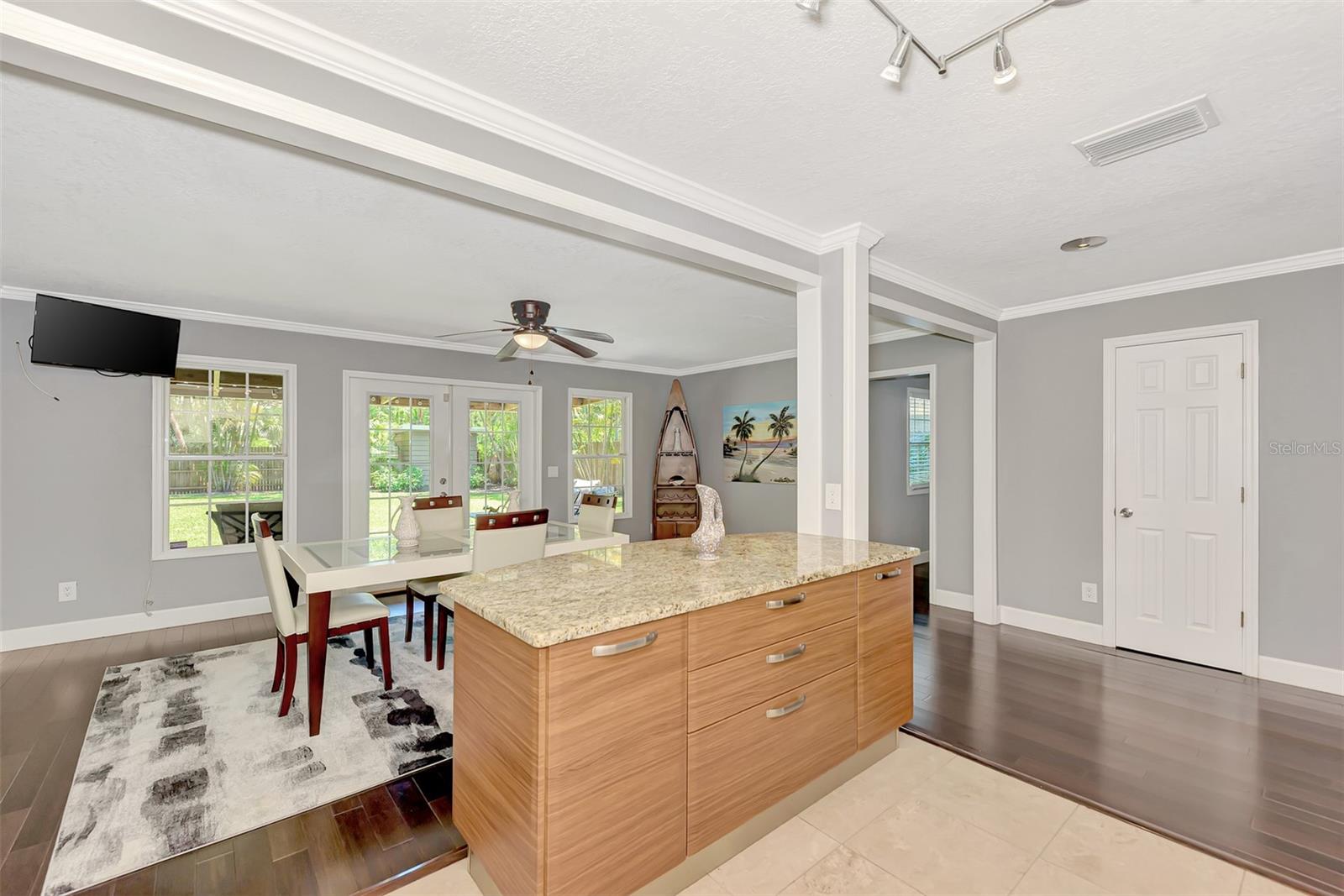 FLOYD & CAMERON SUB - Residential Lease