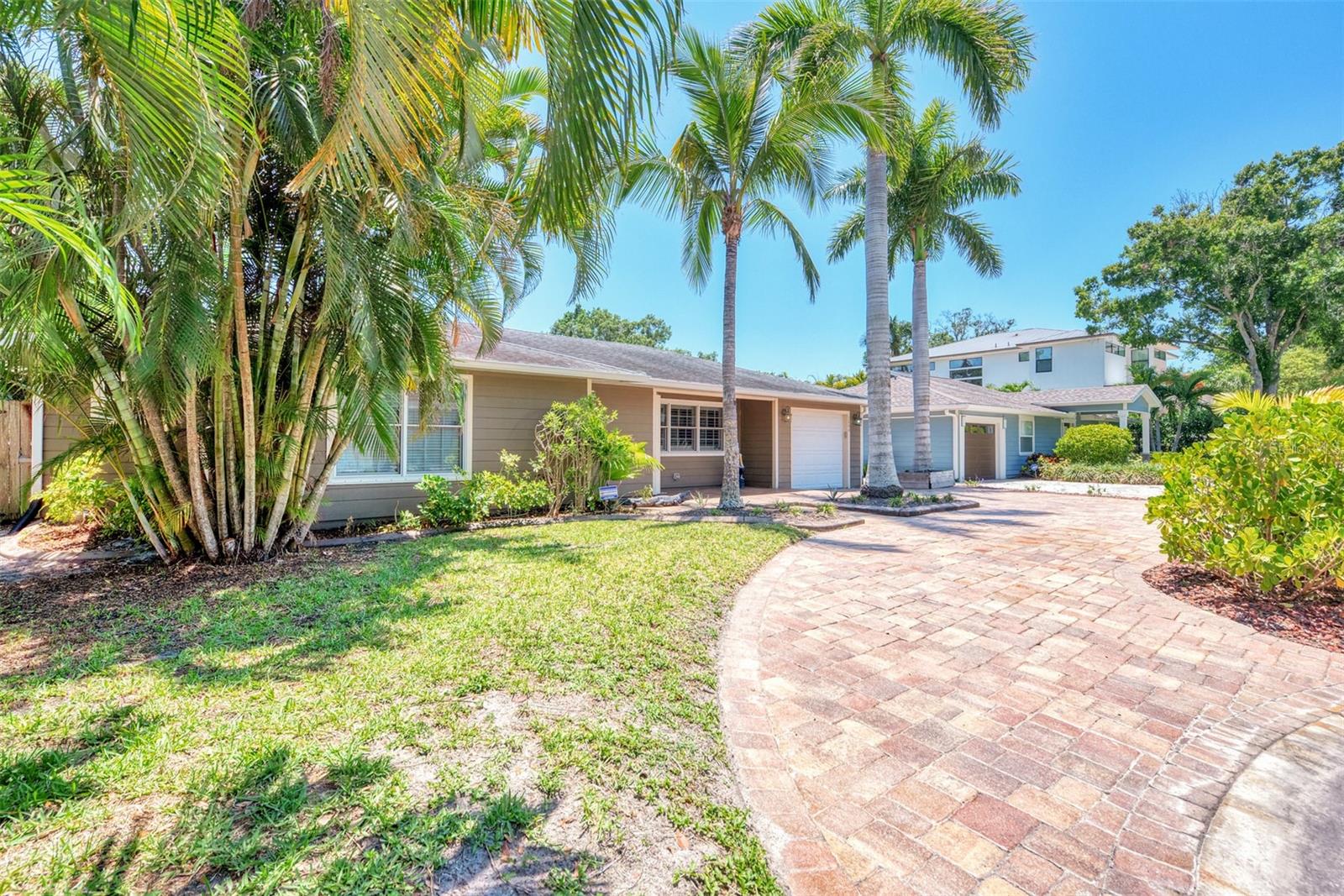 FLOYD & CAMERON SUB - Residential Lease